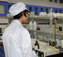 Petroleum product moisture tester
